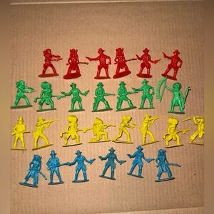 Vintage Cowboys & Indians Toys Lot of 27 Plastic Figures